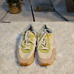 Retro Sneakers Pastel Pink Green Accents Comfortable‎ Everyday Casual Shoes
